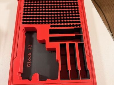 Milwaukee Glock 43 W/ 5 Mag and Lots of 380 amo