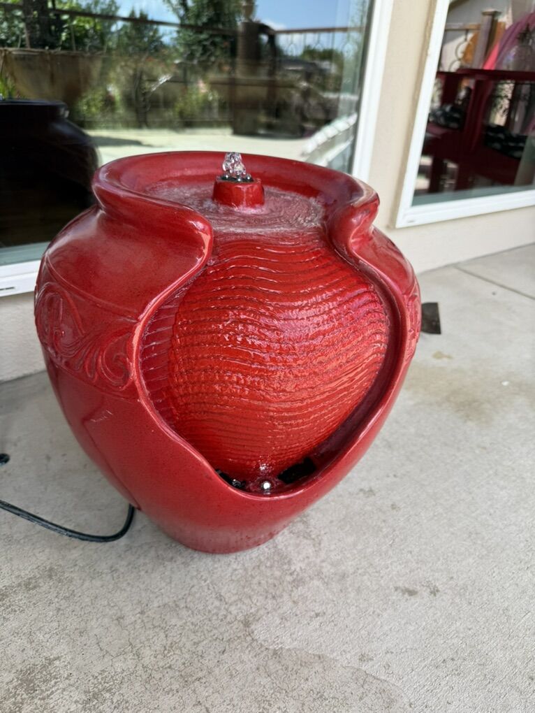 Beautiful Bright Red Garden Fountain 18 Tall 17