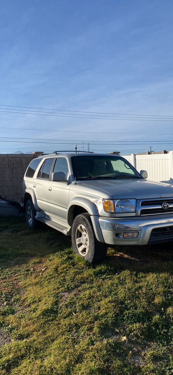 2000 TOYOTA 4RUNNER SR5