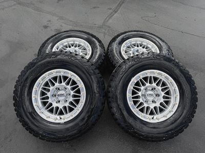 New KMC KM555 LT285/70r17 AT 6x5.5 Chevy Tacoma GM