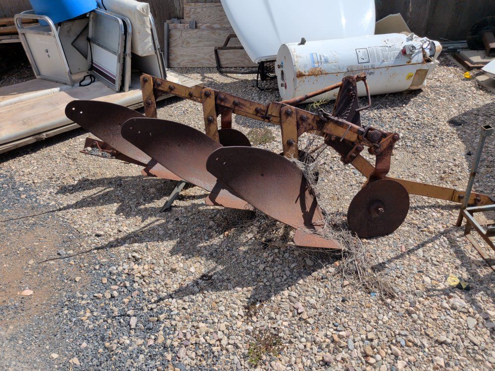 3-Bottom Moldboard Tractor Plow Farm