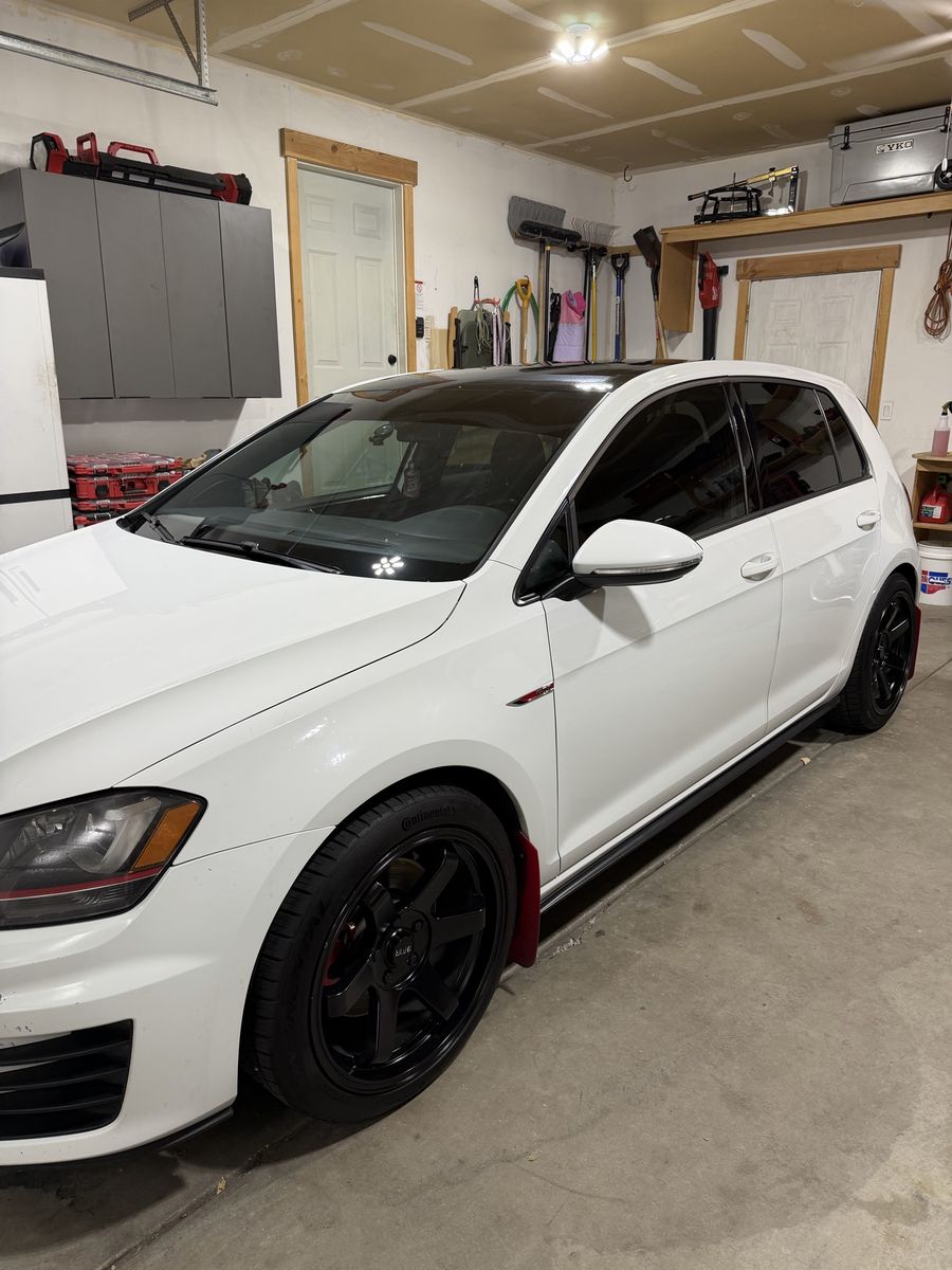 2015 Volkswagen Golf GTI 40th Anniversary Edition