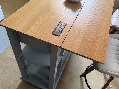 Kitchen Island, Excellent Condition!