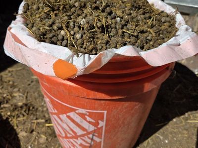 Rabbit Manure 5 Gallons Nature's fertilizer!