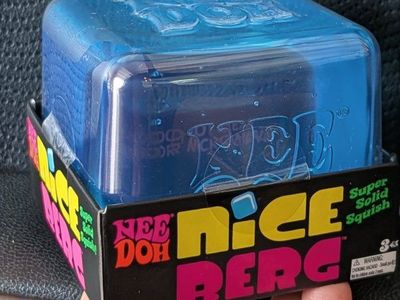 NeeDoh Nice Cube Berg Super Solid Squish Stress Ball Toy