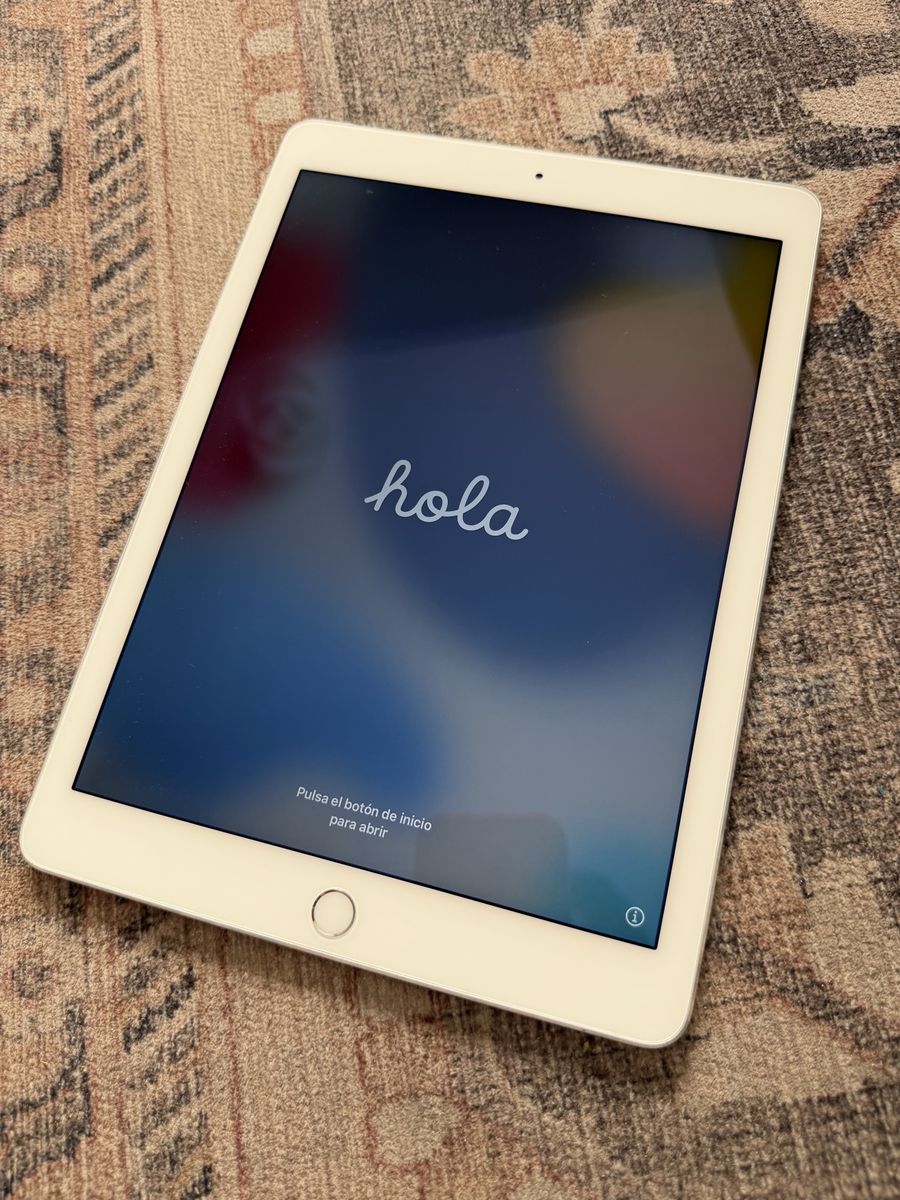 Apple iPad Air 2, 64GB, Cell + Wi-Fi, 9.7in - Silver (Model A1567)