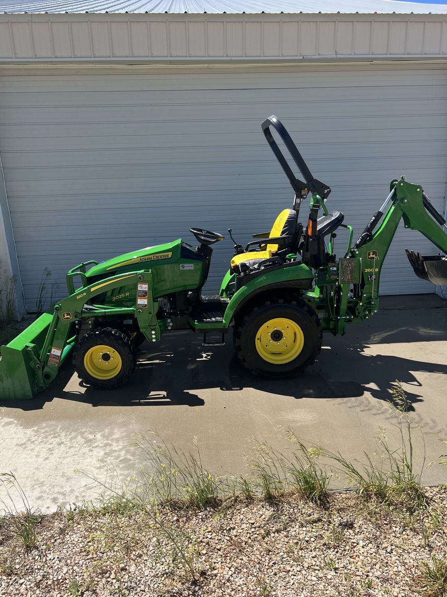 2018 John Deere 2025R