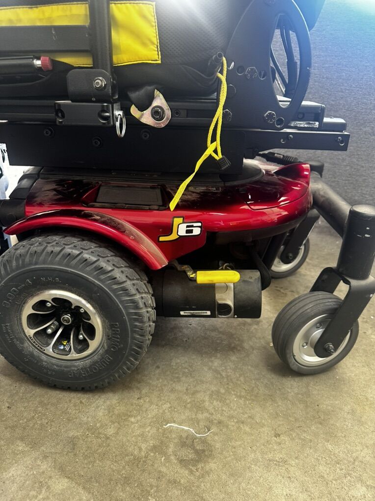 Pride Mobility Quantum Q6 Edge power wheelchair