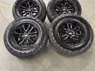 2024 Ford Raptor OEM 17in wheels/ 285/70/17 nitto