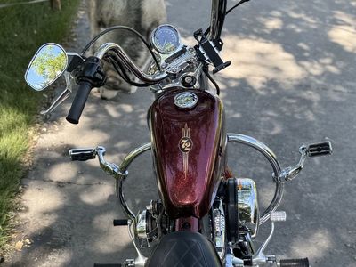 2012 Harley-Davidson Sportster XL1200V Seventy-Two