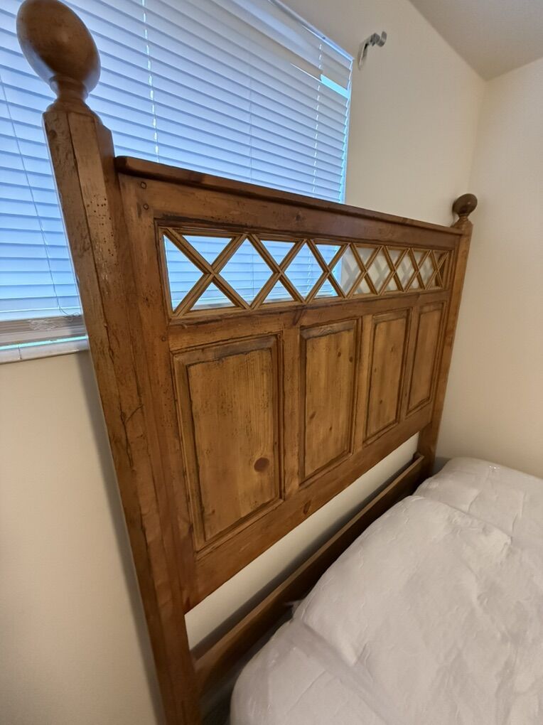 FDrexel Heritage Queen Bed Frame