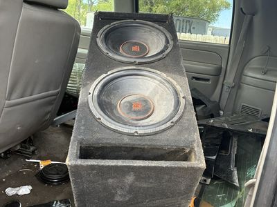 Speaker box