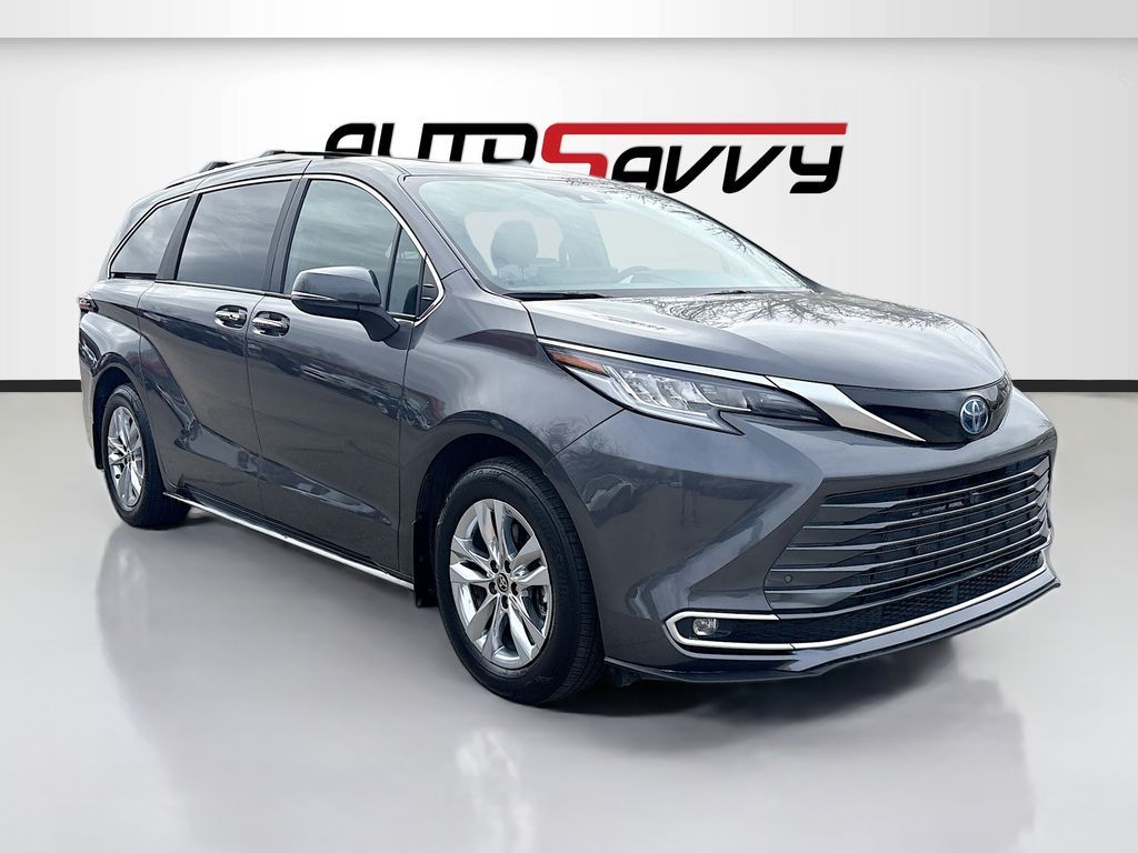 2025 Toyota Sienna Limited 7-Passenger
