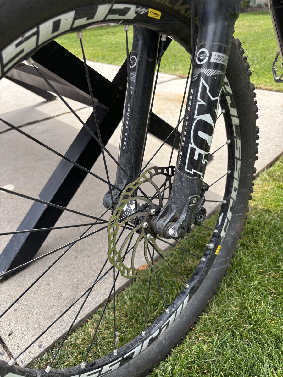 Cannondale Jackal Mountain Bike - Needs Fork & Derailleur Repair (Fox Shox Equipped)