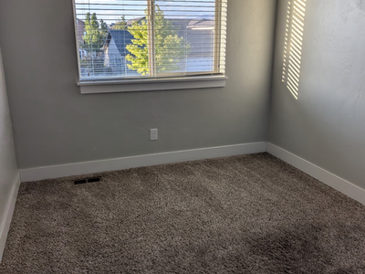 Private room to rent