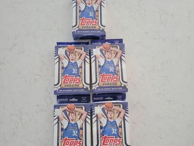 NEW- NBA Topps 2025/2026 Hanger Box