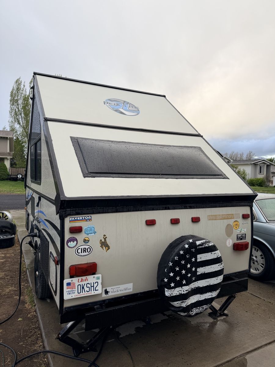 Easy to tow 2017 Palomino camper trailer