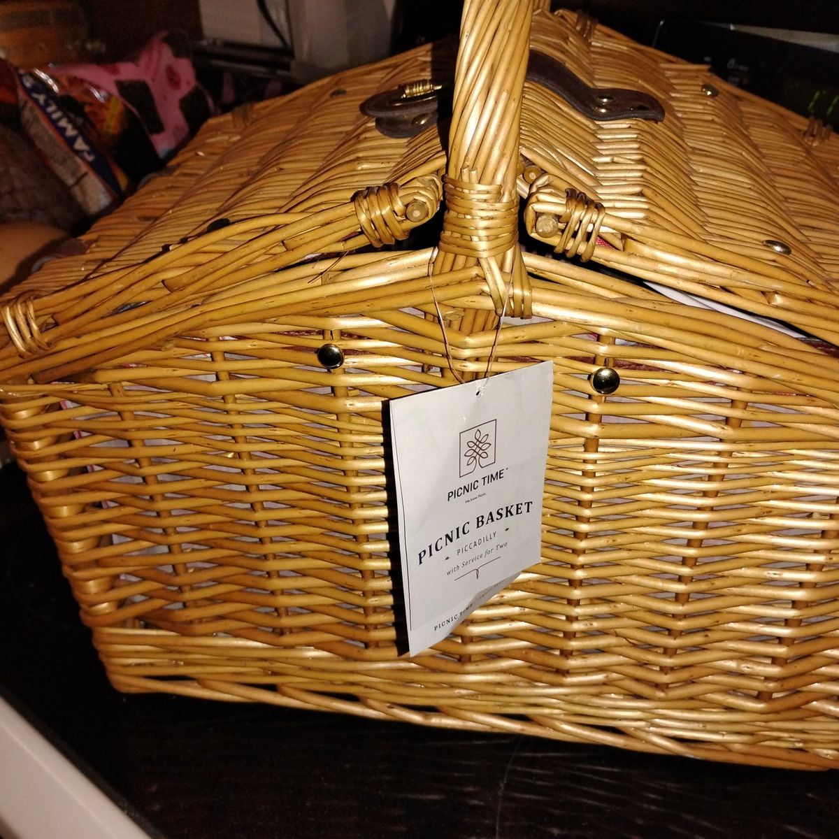 NWT Picnic Time Piccadilly Wicker Basket For 2