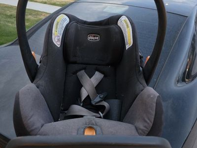 Chicco KeyFit 35 Infant Car Seat with Base