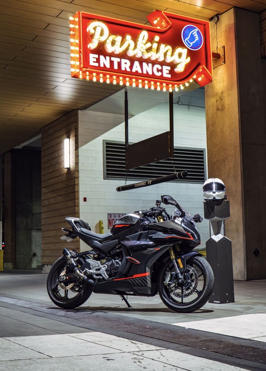 CFMOTO 450SS Sport Motorcycle - Black with Red Accents + Quadlock and Gear