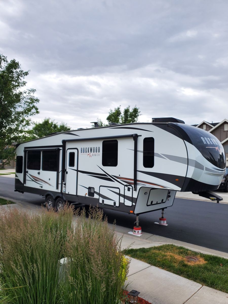 2022 Rockwood Ultra Lite 2893BS