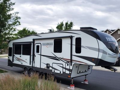 2022 Rockwood Ultra Lite 2893BS