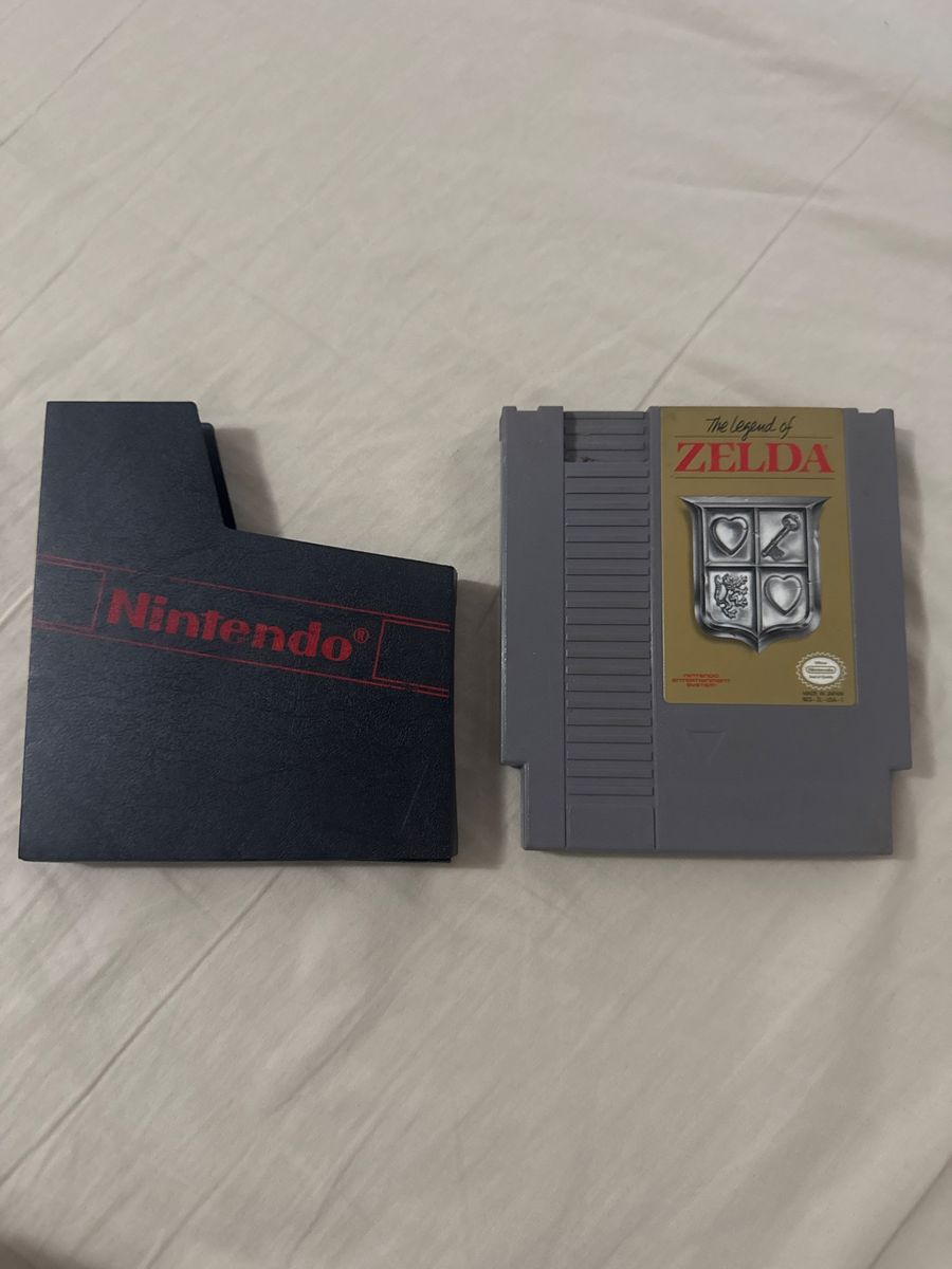 The Legend of Zelda grey (NES)