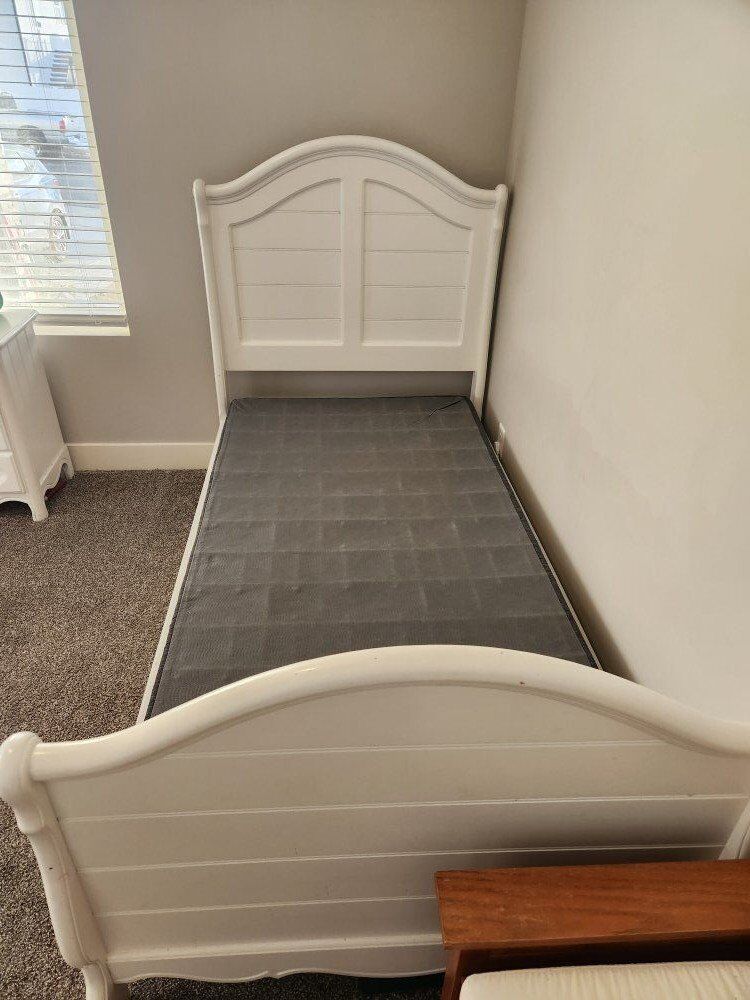 White Twin Bed & Box Springs