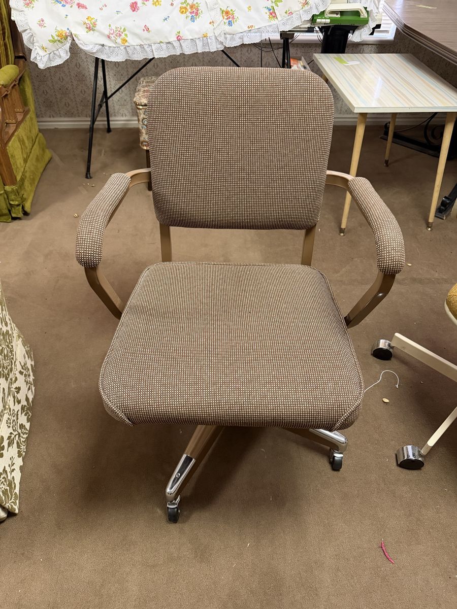 Vintage Steelcase Mid-Century Executive Swivel Office Chair – 1970s In Provo $200 cash/venmo