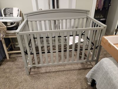 Gray Crib (Convertable)