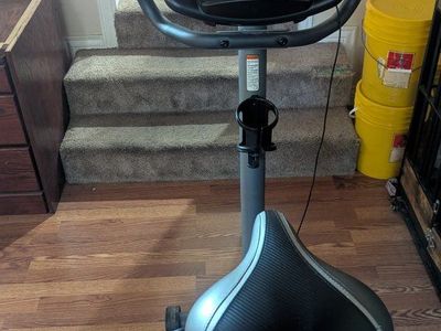 Gold's Gym Power Spin 210 U Upright Exercise Bike with Digital Console