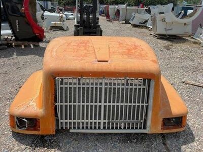 1987-1995 International 9400 SBA Hood Assembly, Part # 1666401C96 / 1666401C95