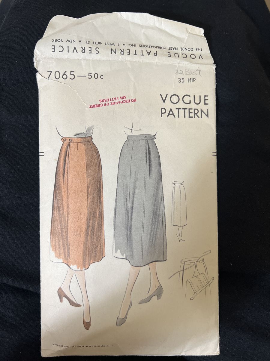 Amazing Vogue Vintage sewing pattern. #7065. From 1952.