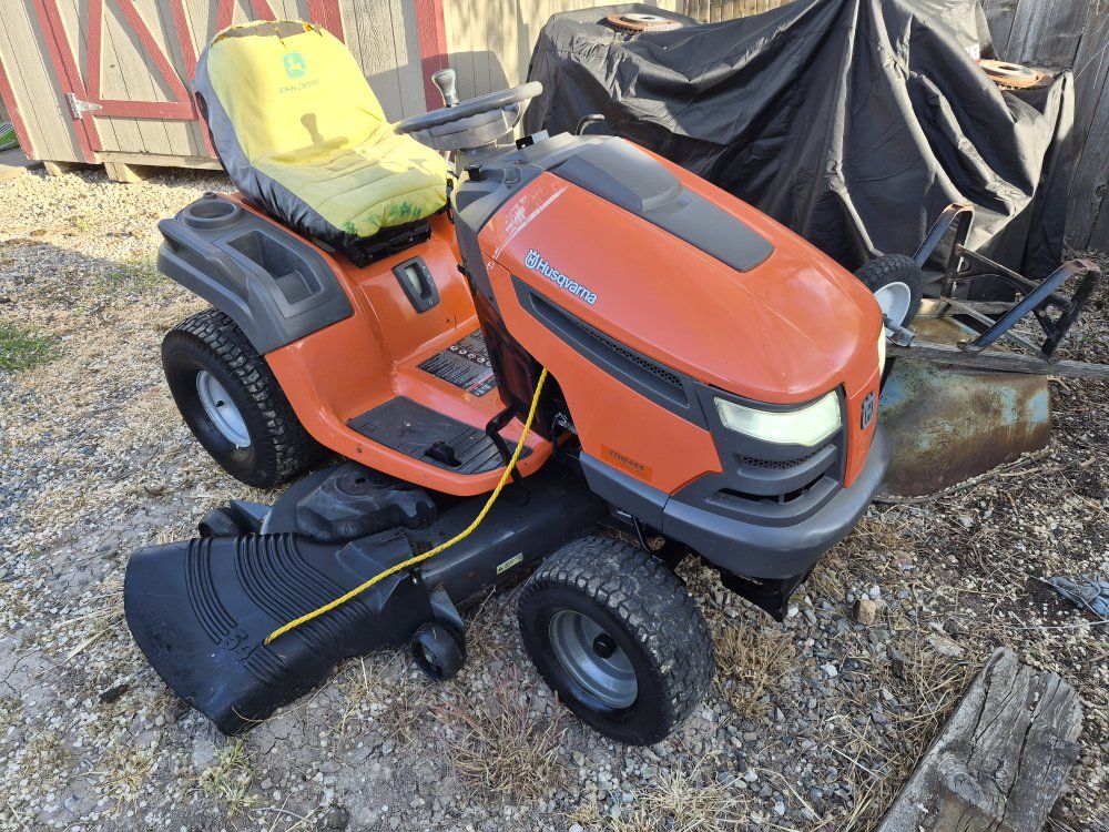 Husqvarna yth2454 riding lawn tractor
