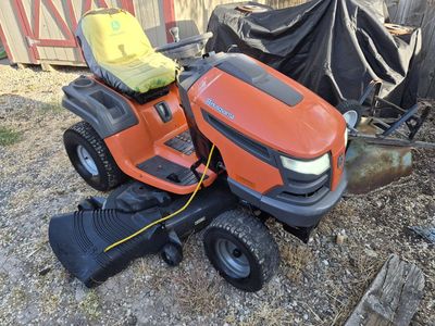 Husqvarna yth2454 riding lawn tractor