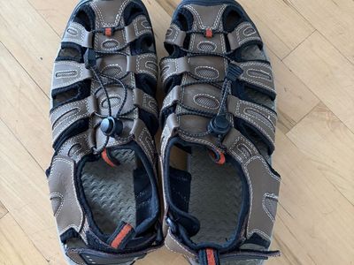 EDDIE BAUER SANDALS NEW SZ 10 BROWN