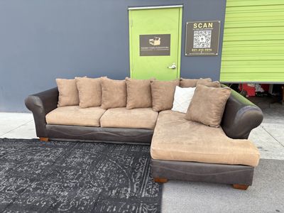 Large Brown Sectional (Can Deliver)
