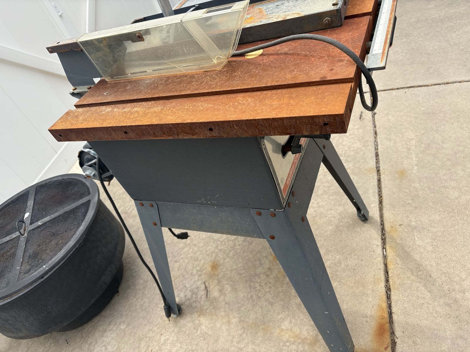 Main image 3