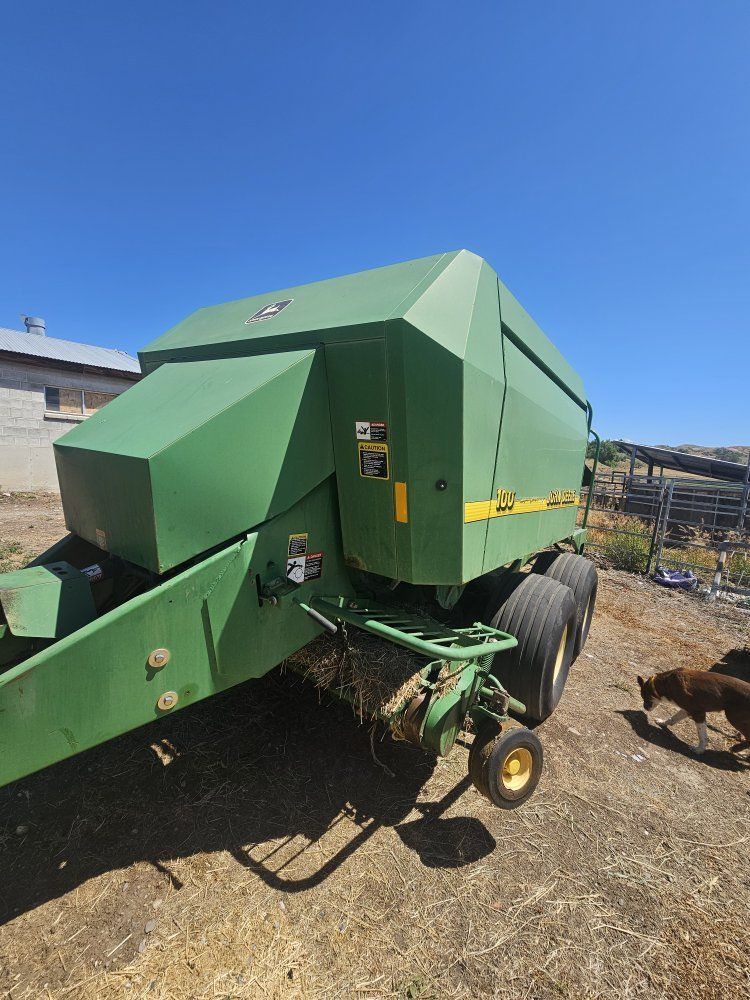 John Deere 100 Baler