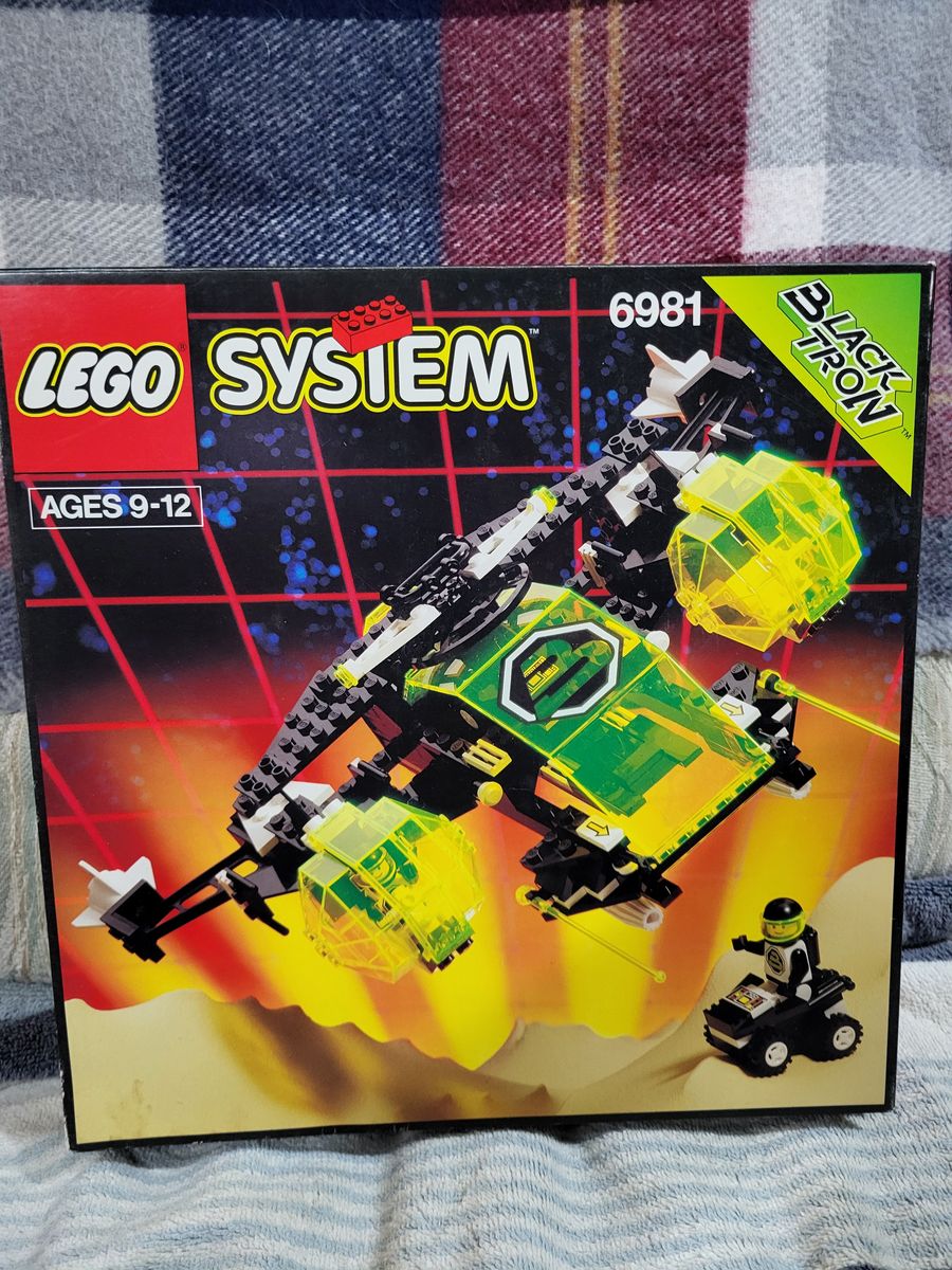 LEGO BLACKTRON  1992 ISSUE