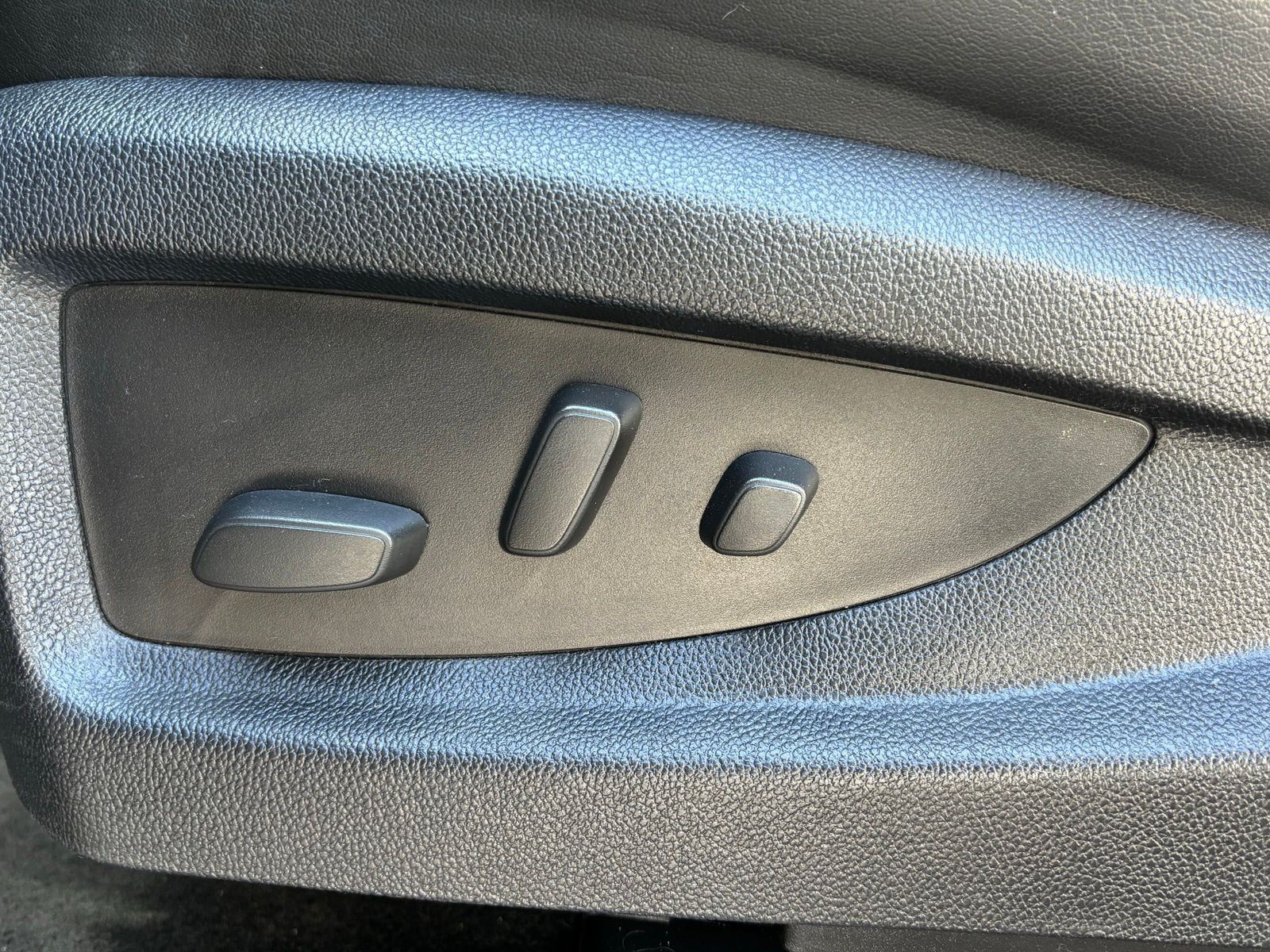 Main image 8