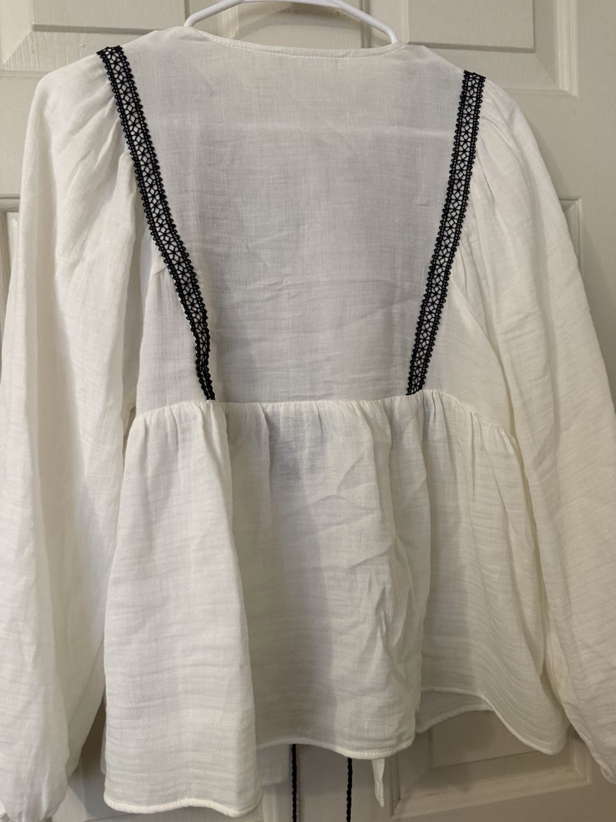 Main image 4