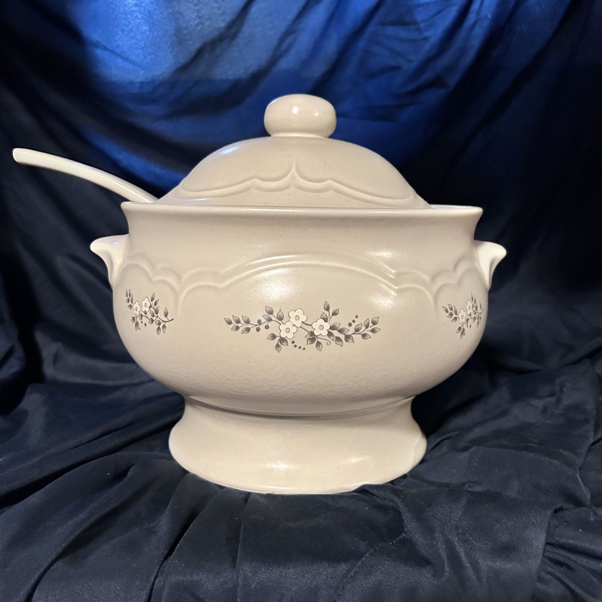 Vintage Heirloom Pfaltzgraff Stoneware Soup Tureen with Ladle - Grey with White Floral Pattern