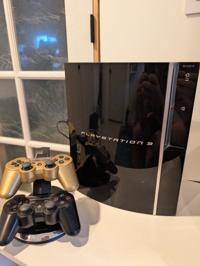 Playstation 3 w/ controllers