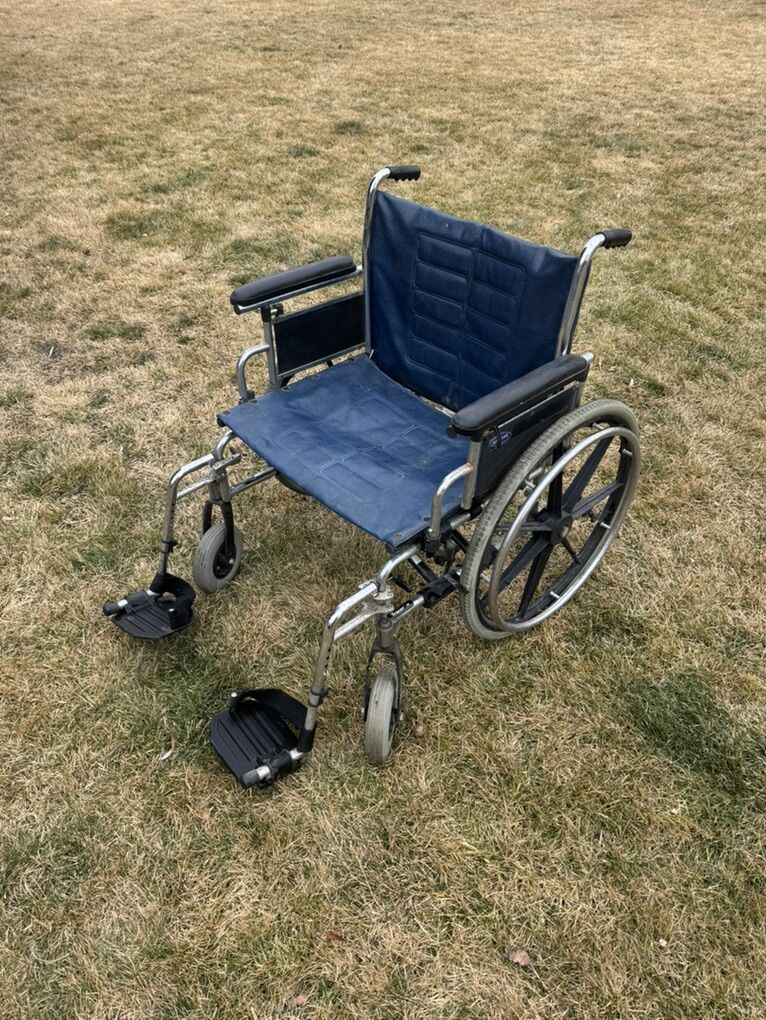Invacare Tracer IV Extra Wide Wheel Chair