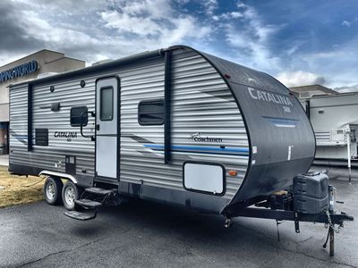 2019 COACHMEN CATALINA SBX 221TBS
