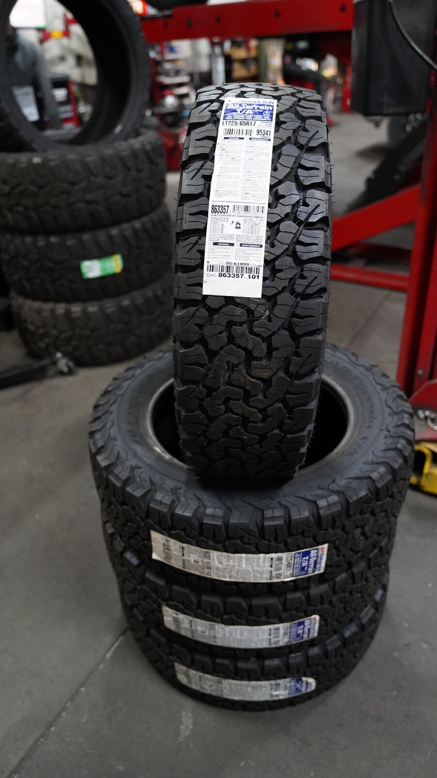 SET TIRES RF GOODRICH LT225-65-17 A/T