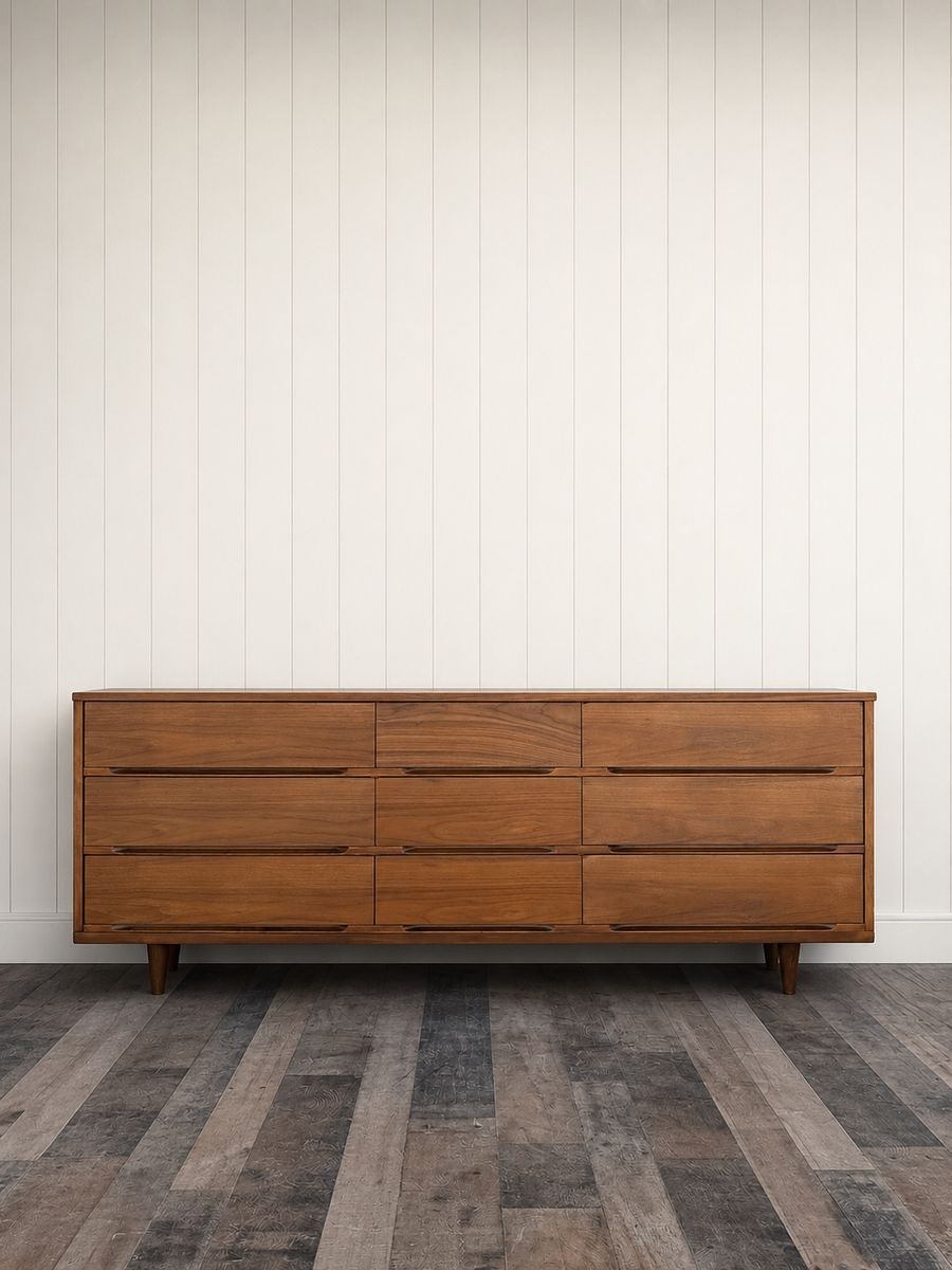 Beautiful Mid Century Modern Dresser/Credenza