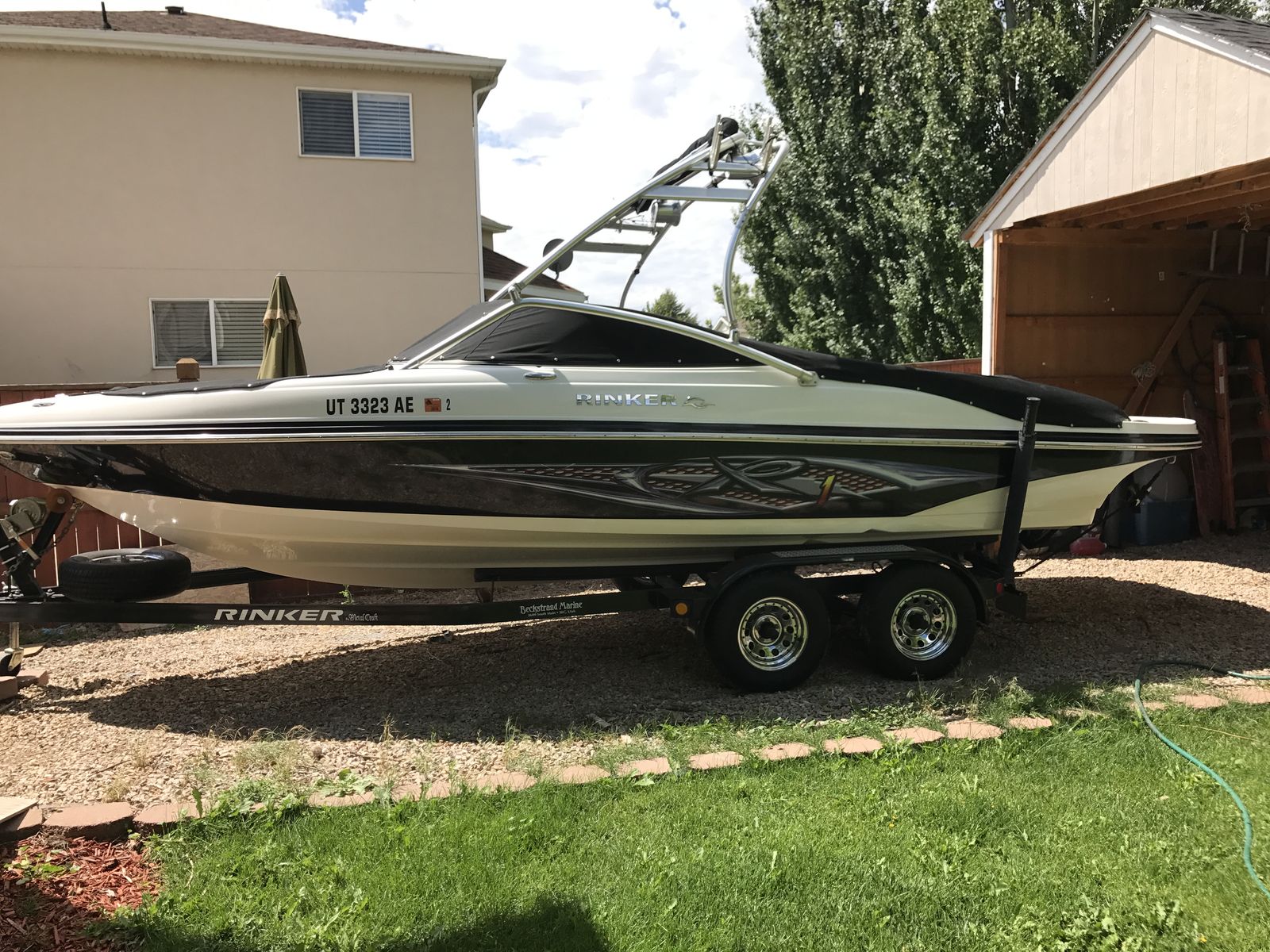 Rinker r1 wakeboard/ski boat for sale