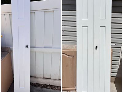 4” Bi-Fold Craftsman style closet doors READ DESC